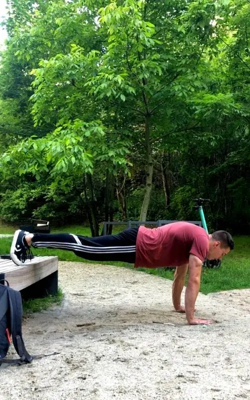 Pompki w treningu – dlaczego należy je robić i jak stać się mistrzem pompek? Konkretny plan